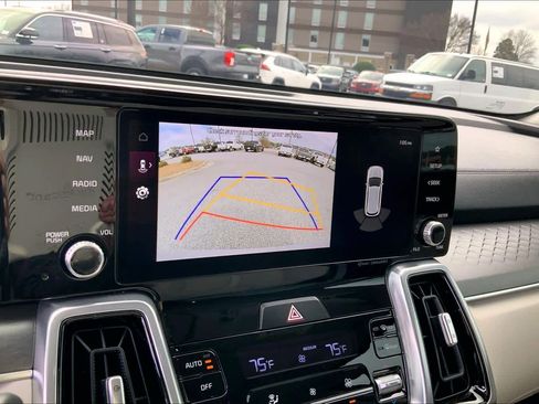 Used 2023 Kia Sorento SX image 28