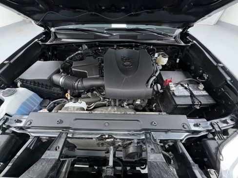 Certified 2023 Toyota Tacoma SR5 AWD/4WD image 15