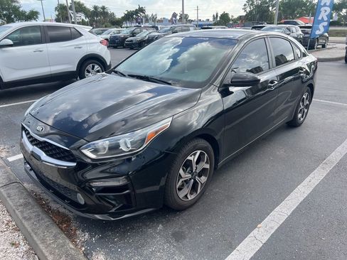 Certified 2019 Kia Forte LXS image 1