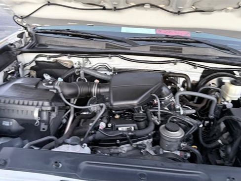 Used 2016 Toyota Tacoma SR w/ SR Convenience Package AWD/4WD image 38