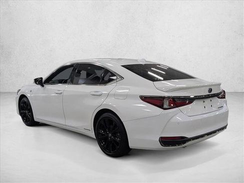 Used 2022 Lexus ES 300h F Sport image 8