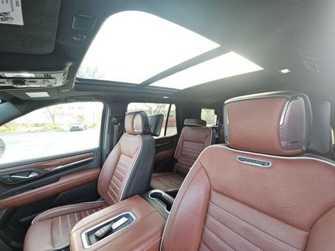 Used 2023 GMC Yukon Denali Ultimate image 31