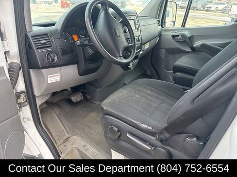 Used 2014 Freightliner Sprinter 2500 image 10