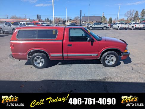 Used 2001 Chevrolet S10 Pickup LS w/ Preferred Equipment Group image 5