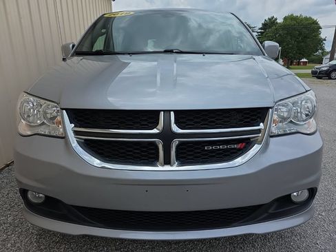 Used 2019 Dodge Grand Caravan SXT FWD image 12