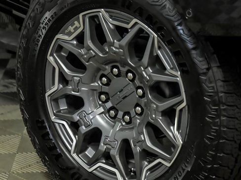 New 2025 GMC Hummer EV 3X image 3