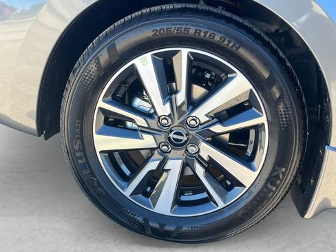 New 2025 Nissan Versa SV image 23