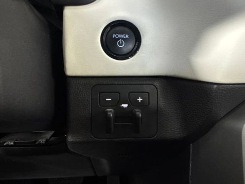 Used 2025 Toyota Tundra Capstone AWD/4WD image 18