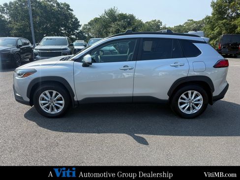 Used 2023 Toyota Corolla Cross LE w/ Moonroof Package AWD/4WD image 5
