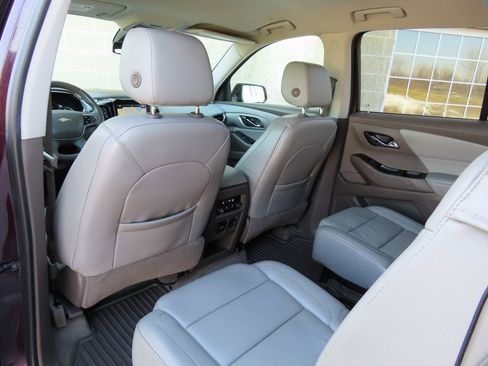 Used 2018 Chevrolet Traverse LT image 26
