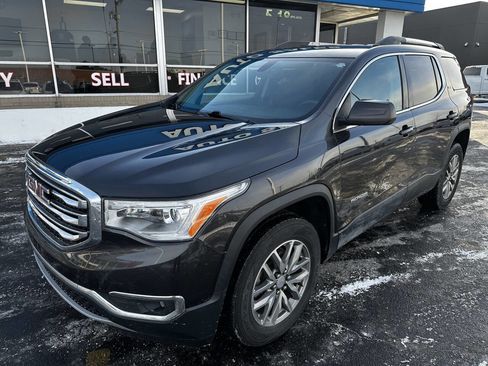 Used 2017 GMC Acadia SLE image 4