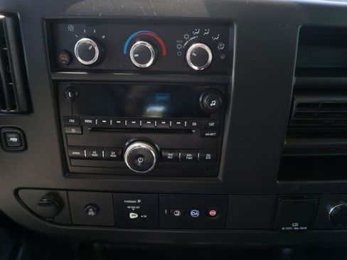 Used 2018 Chevrolet Express 2500 w/ Driver Convenience Package RWD image 13