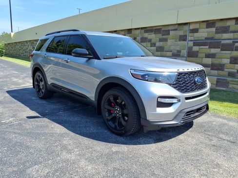 Used 2020 Ford Explorer ST w/ ST Street Pack AWD/4WD image 2
