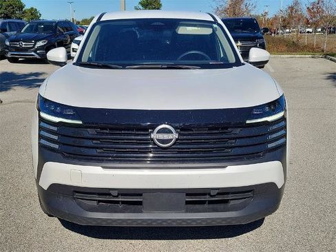 Certified 2025 Nissan Kicks SV image 11