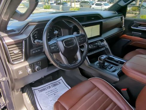 Used 2023 GMC Sierra 1500 Denali Ultimate AWD/4WD image 11
