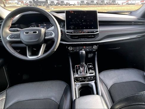 Used 2024 Jeep Compass Trailhawk image 16