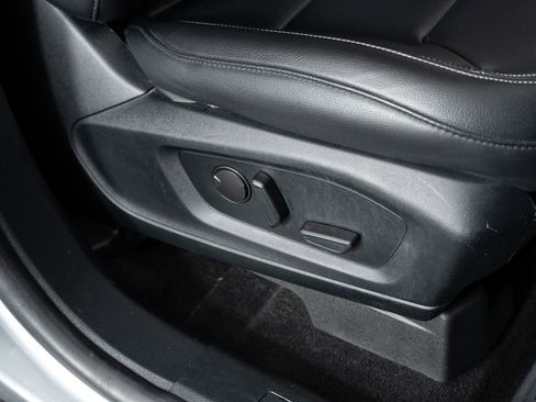 Used 2020 Ford Explorer XLT w/ Equipment Group 202A image 31