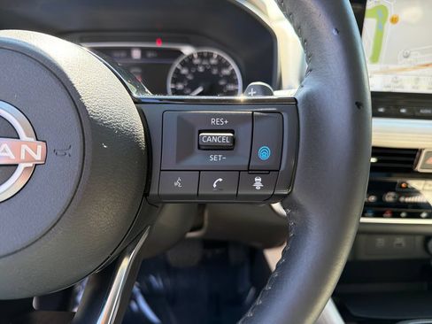 Used 2023 Nissan Rogue SL w/ SL Premium Package FWD image 24