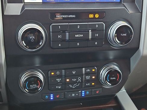 Used 2021 Ford F350 King Ranch w/ King Ranch Ultimate Package AWD/4WD image 28