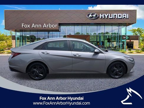 Used 2021 Hyundai Elantra SEL w/ Convenience Package FWD image 6