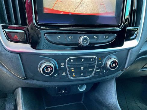 Used 2019 Chevrolet Traverse LT w/ LPO, Cargo Package FWD image 15