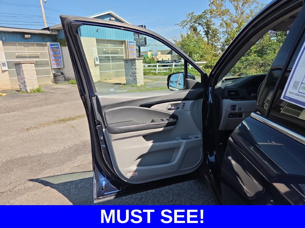 Used 2017 Honda Pilot Touring image 19