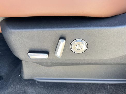 New 2025 Lincoln Navigator Reserve image 23