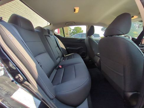 Used 2025 Nissan Altima 2.5 SV FWD image 29