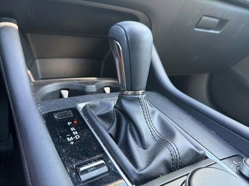 Used 2023 MAZDA MAZDA3 s FWD image 19