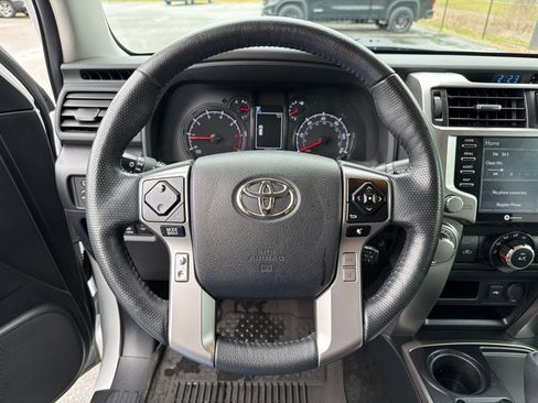 Used 2024 Toyota 4Runner SR5 Premium w/ Moonroof Package RWD image 10