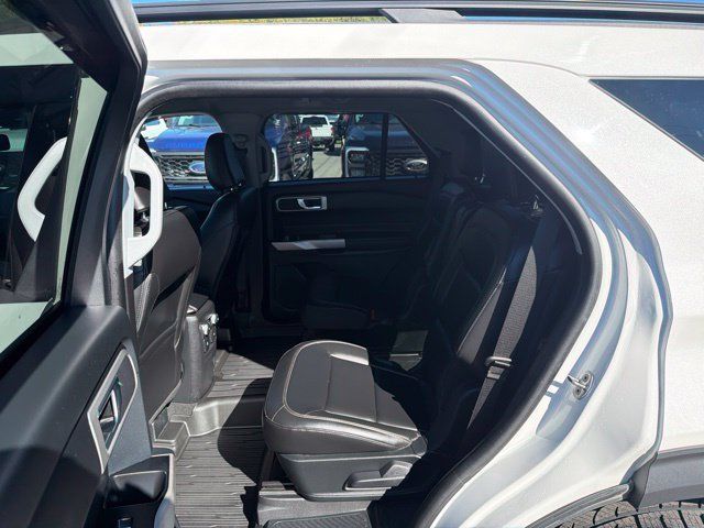 Used 2022 Ford Explorer XLT w/ Equipment Group 202A AWD/4WD image 40