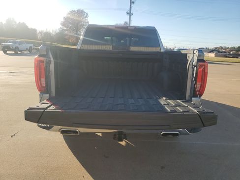 Used 2023 GMC Sierra 1500 SLT w/ SLT Premium Package image 32