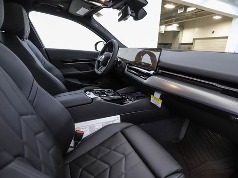 New 2026 BMW 530i xDrive w/ M Sport Package image 30