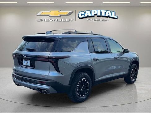 Used 2025 Chevrolet Traverse Z71 w/ Driver Confidence Package AWD/4WD image 5