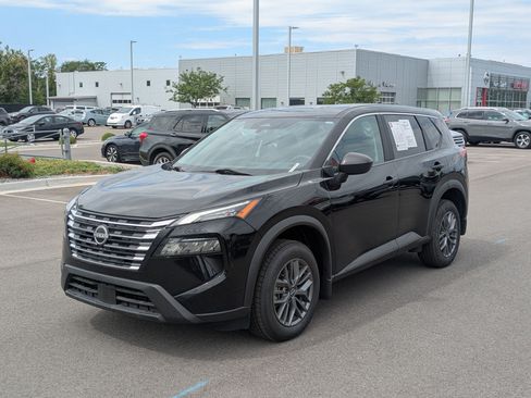 Used 2024 Nissan Rogue S AWD/4WD image 10