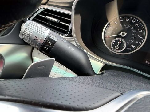 Certified 2025 Genesis G70 2.5T AWD/4WD image 25