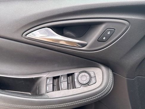 Used 2022 Buick Encore GX Select AWD/4WD image 15
