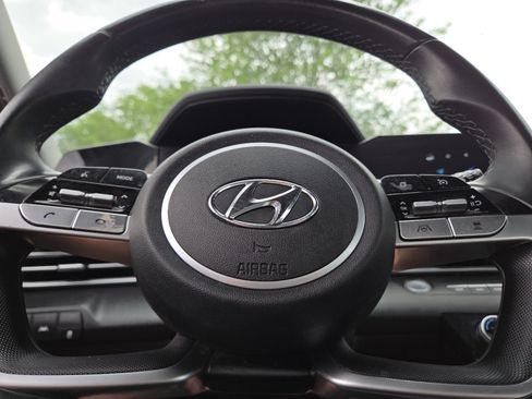 Used 2023 Hyundai Elantra SEL w/ Convenience Package FWD image 26