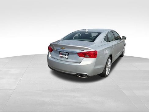 Used 2018 Chevrolet Impala Premier w/ Premier Confidence Package image 10