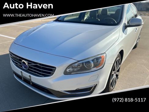 Used 2015 Volvo S60 T5 Platinum image 1