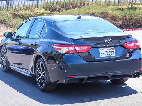Certified 2020 Toyota Camry SE w/ Moonroof Package AWD/4WD image 5