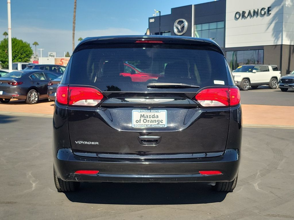 Used 2024 Chrysler Voyager LX FWD image 24