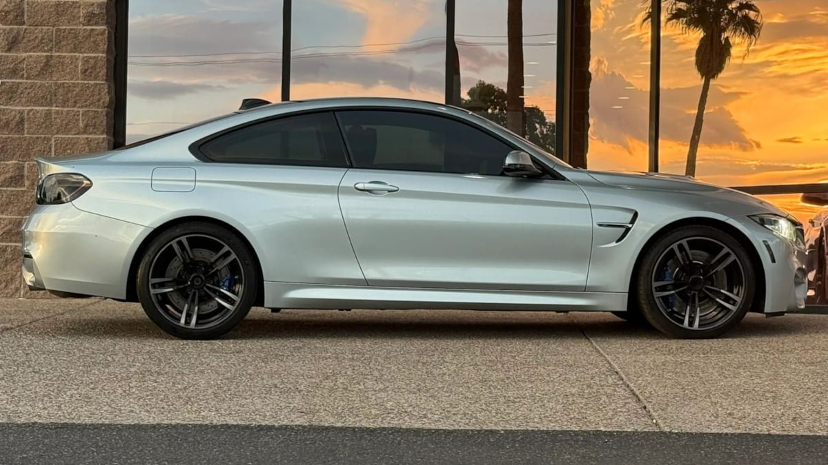 Used 2018 BMW M4 Coupe RWD image 15