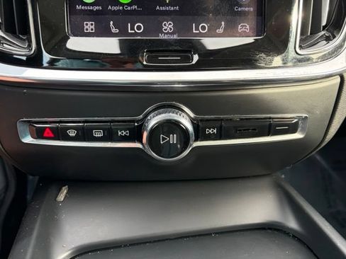 Used 2024 Volvo S60 B5 Core FWD image 25