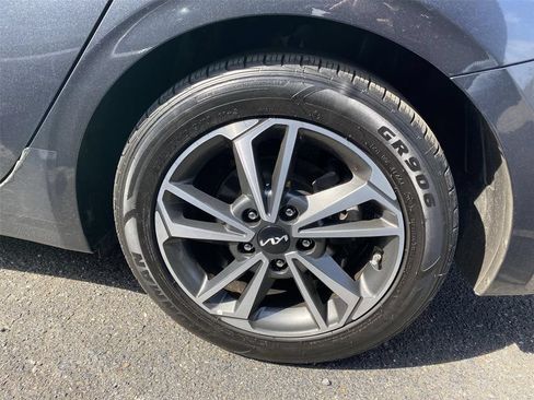 Used 2023 Kia Forte LXS FWD image 12
