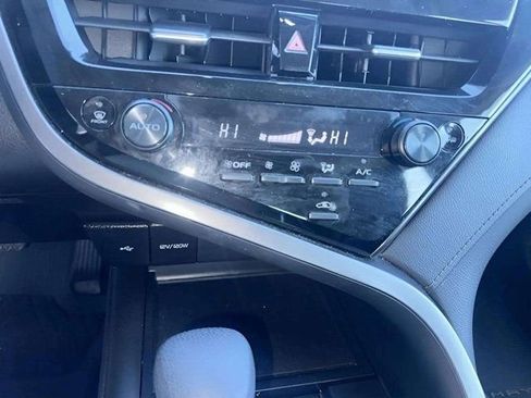 Used 2024 Toyota Camry LE w/ Convenience Package image 7