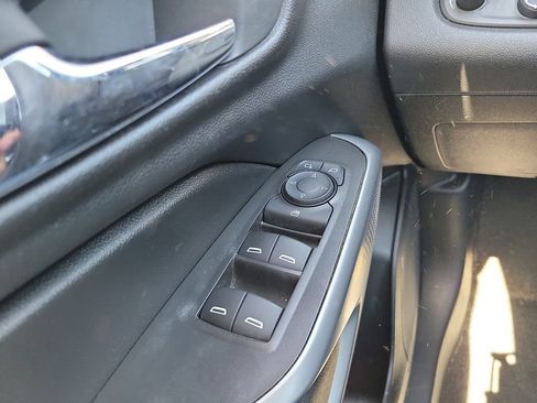 Used 2024 Chevrolet Trax LS w/ LS Convenience Package FWD image 13