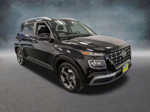 Used 2021 Hyundai Venue SEL w/ Premium Package image 3