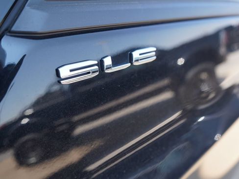 Used 2024 GMC Terrain SLE AWD/4WD image 8