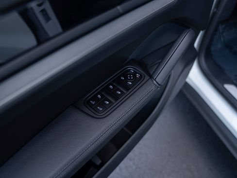 Certified 2026 Porsche Cayenne Coupe AWD/4WD image 37
